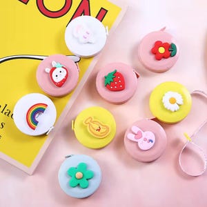 Cute Cartoon Tape Measure – 1.5m Double-Sided Retractable Measuring Tape for Sewing, Crafts & Stationery