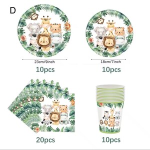 Puede incluir: Un juego de suministros para fiestas con tem&aacute;tica de animales de la jungla. Incluye platos redondos de 23 cm y 18 cm, servilletas y vasos de papel. Cada art&iacute;culo est&aacute; decorado con leones, elefantes, jirafas y tigres de dibujos animados.