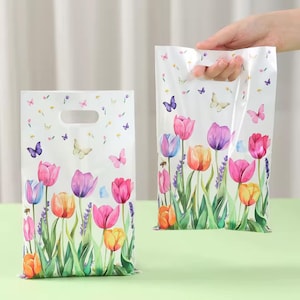 Tulip & Butterfly Gift Bags – 25x16.5cm Spring Floral Plastic Favor Bags with Handle (10–50pcs)