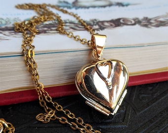 Heart Locket Long Necklace Mulit Photo Locket Pendant Four Leaf Clover Chain Antique Gold Picture Locket Gift Present Mother Grandmother
