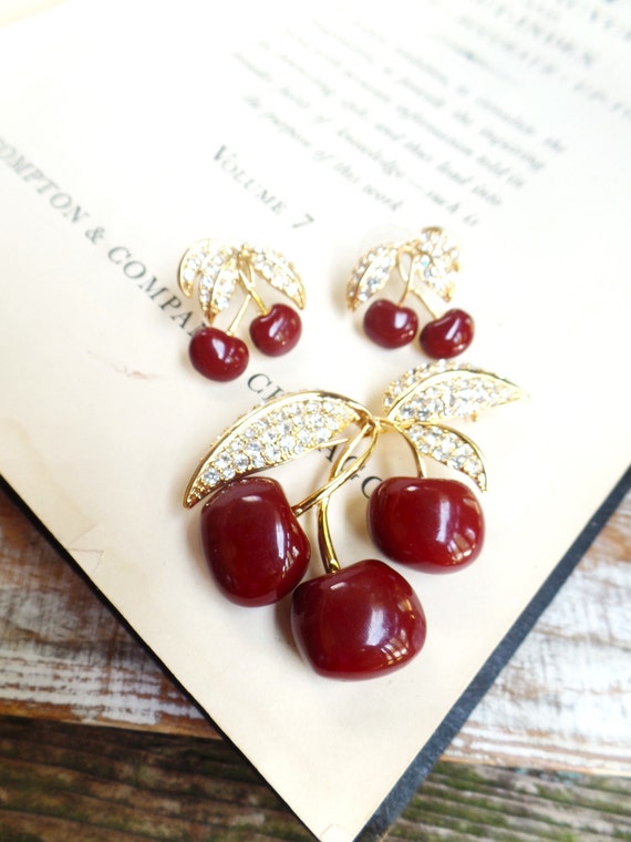 Vintage Joan Rivers Cherry Brooch and Earring Set… - image 3