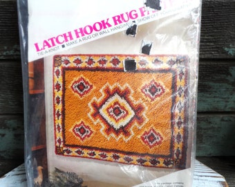 Vintage Wonder Art Latch Hook Rug Kit Pattern, Totem Aztec Indian Design, Hand Made Rug or Wall Hanging, Mod Modernist Decor, Boho Bohemian