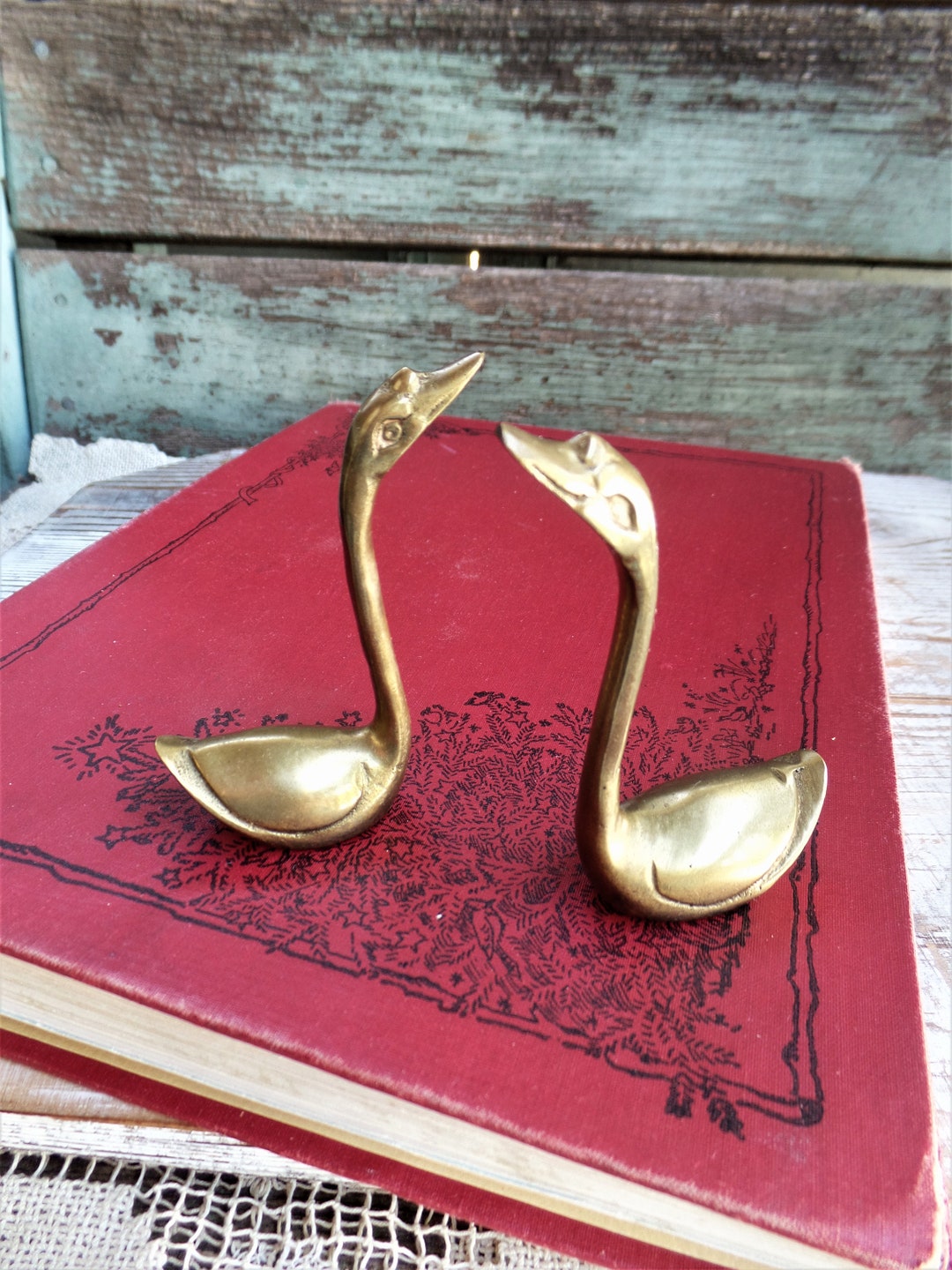 Vintage Brass Swan Set, Swans Birds Statue Figurines, Paperweight Love Birds Aged Antique Brass