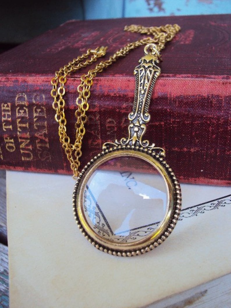 Vintage Style Magnifying Glass Pendant Necklace Victorian Style Ornate Metal Reading Magnifier Long Chain Antique Gold Necklace image 2