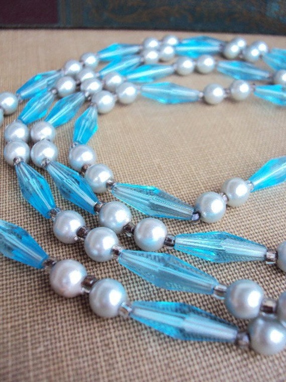 Vintage long Necklace Beaded Chain Lucite beads p… - image 2