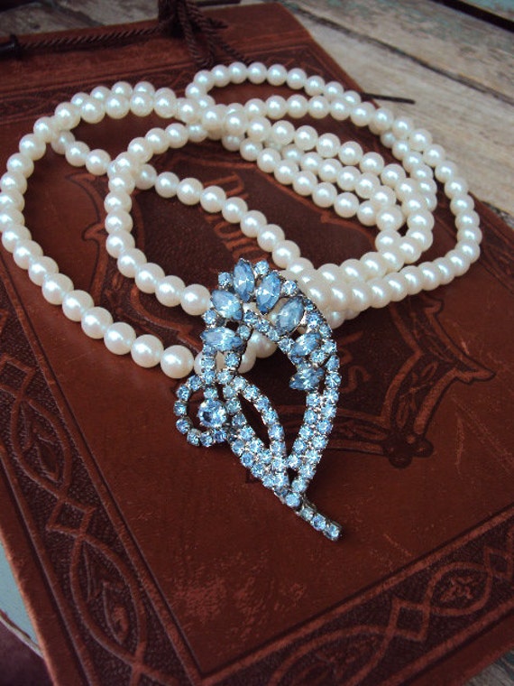 Vintage Long Pearl Necklace Rhinestone Pendant Lon
