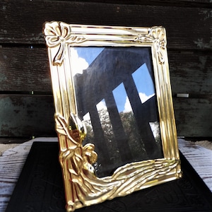 Vintage Brass Picture Frame Ornate Baroque Gold plate Metal Frame Art Nouveau Floral Design 1970s 1980s Photo Frame 5x7 Frames Easel Back