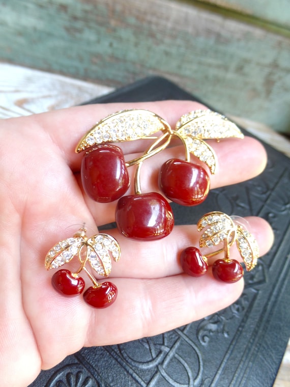 Vintage Joan Rivers Cherry Brooch and Earring Set… - image 5