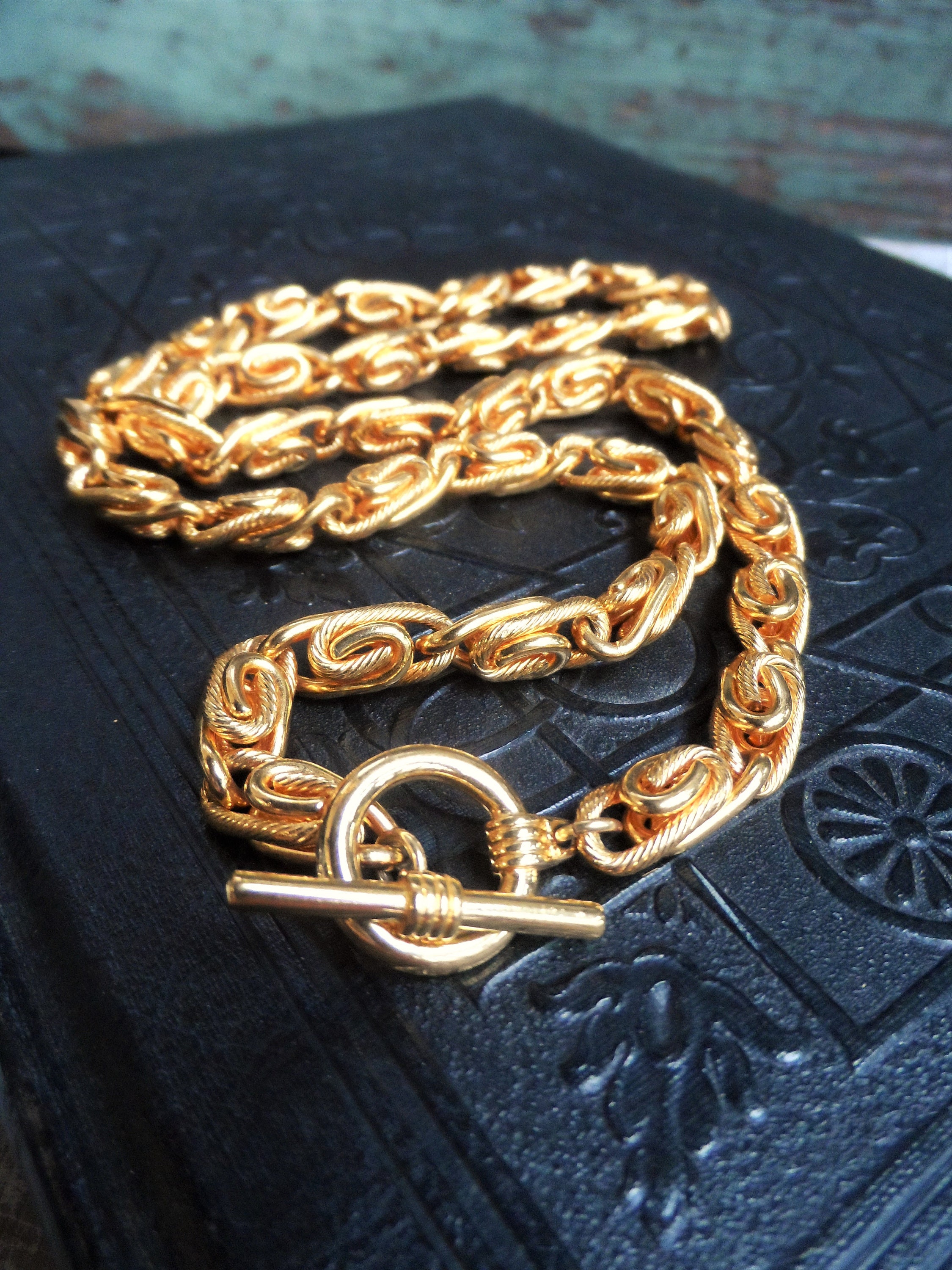 Vintage Mod Gold Chain Necklace Chunky 
