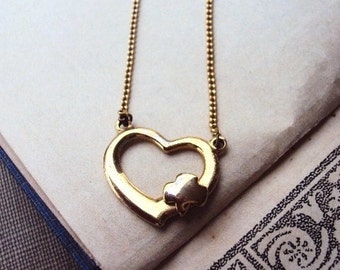 Vintage Necklace with Dainty Heart Pendant 1970 minimalist short necklace gold costume jewelry