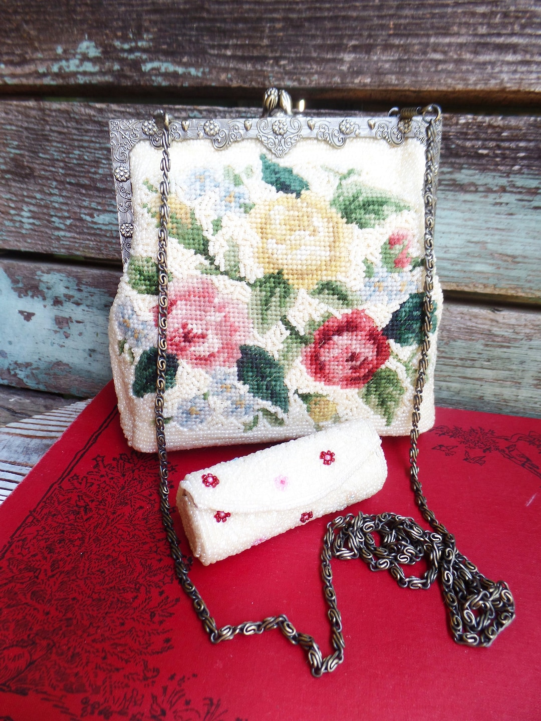 Vintage Lace Heart Clasp Purse