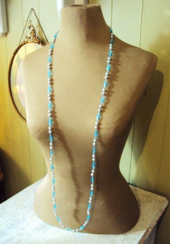 Vintage long Necklace Beaded Chain Lucite beads p… - image 5
