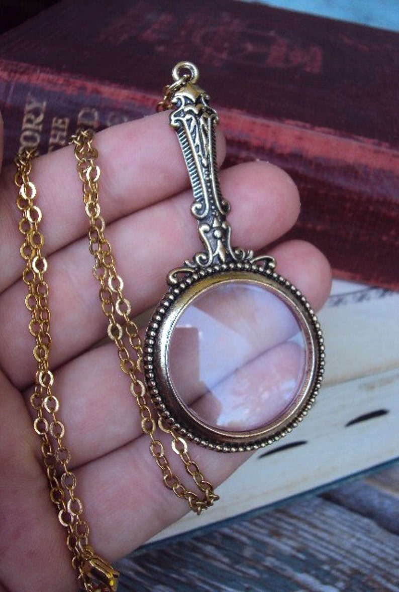 Vintage Style Magnifying Glass Pendant Necklace Victorian Style Ornate Metal Reading Magnifier Long Chain Antique Gold Necklace image 3