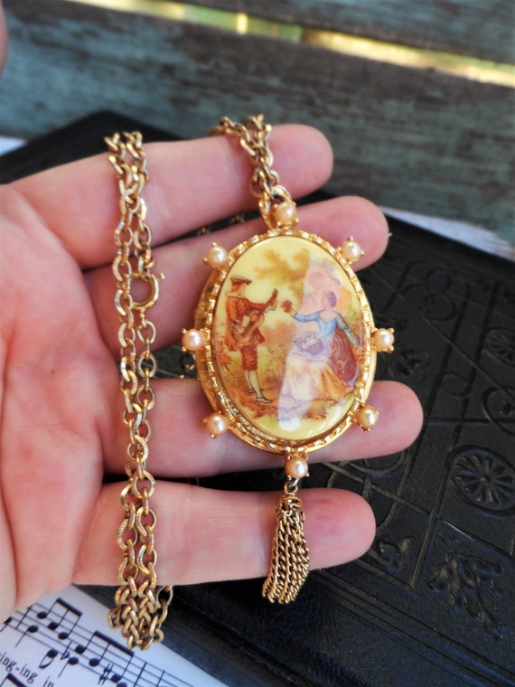 Vintage Cameo Locket Necklace Pearls 