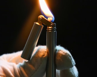 Accendino vintage in stile Nunchaku – accessorio per il fuoco in tubo di metallo ricaricabile