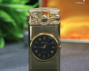 Encendedor de reloj personalizado: pieza de relojería con grabado personalizado para coleccionistas.