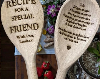 Cuchara de madera personalizada: receta grabada para un amigo especial
