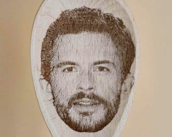 Cuillère en bois avec gravure d'un visage personnalisé, chanteurs, acteurs, personnages célèbres, devis personnalisé, cadeau fantaisie