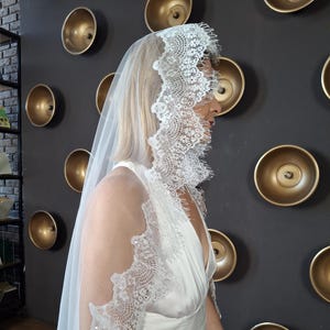 Сhantilly lace veil with lace trim veil Lace veil knee length veil Mantilla veil ivory Drop veil in cathedral veil Spanish mantilla veil