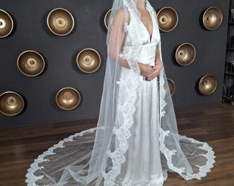 Сathedral veil lace trim in chantilly mantilla wedding veil ivory