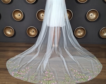 Cathedral veil in floral veil Embroidered veil with botanical veil Flower wedding veil in colorful veil wildflower veil Color floral veil