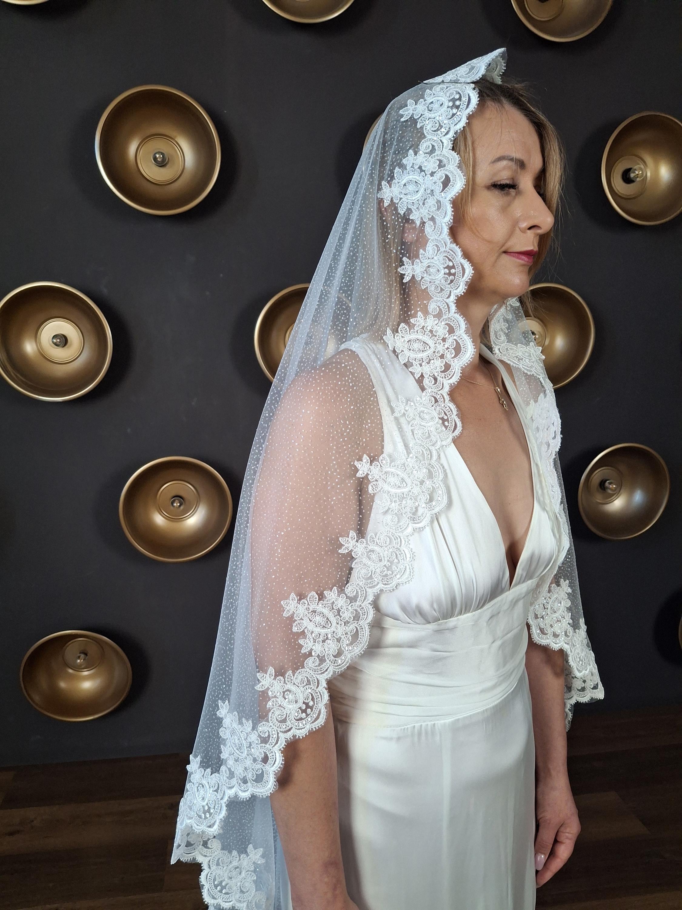 Sparkle Veils in Lace Trim Veil Cathedral Veil With Glitter  display picture 2