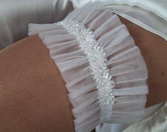 Garter with beaded Wedding garter for modern bride Garter for bride on thigh garter Stunning leg garter Bohemian garter with pearls