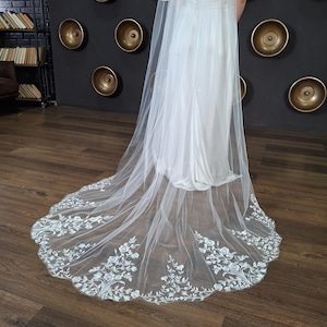 Flower wedding veil in embroidered veil fairy ivory 3d flower veil Botanical veil Cathedral veil in flower veil Floral veil with flowers