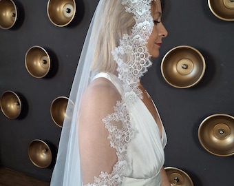 Mantilla veil lace trim veil Lace veil in chantilly lace veil Wedding veil with lace cathedral veil Spanish veil ivory