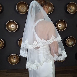 Blusher veil in lace trim veil Lace veil in chantilly lace veil two tier veil in knee length veil Wedding veil in ivory short veil ivoryveil