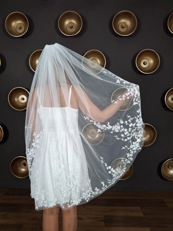 Floral Lace Short Wedding Veil Elbow Length Wedding Veil with Beaded Lace Trim, Short  main image 4