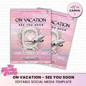 Könnte beinhalten: Rosa Social-Media-Vorlage mit dem Text "ON VACATION - SEE YOU SOON". Das Design beinhaltet ein Flugzeug, ein Fenster und tropische Elemente. Die Vorlage ist für Unternehmen gedacht und enthält Platz für einen Firmennamen und Buchungsinformationen.