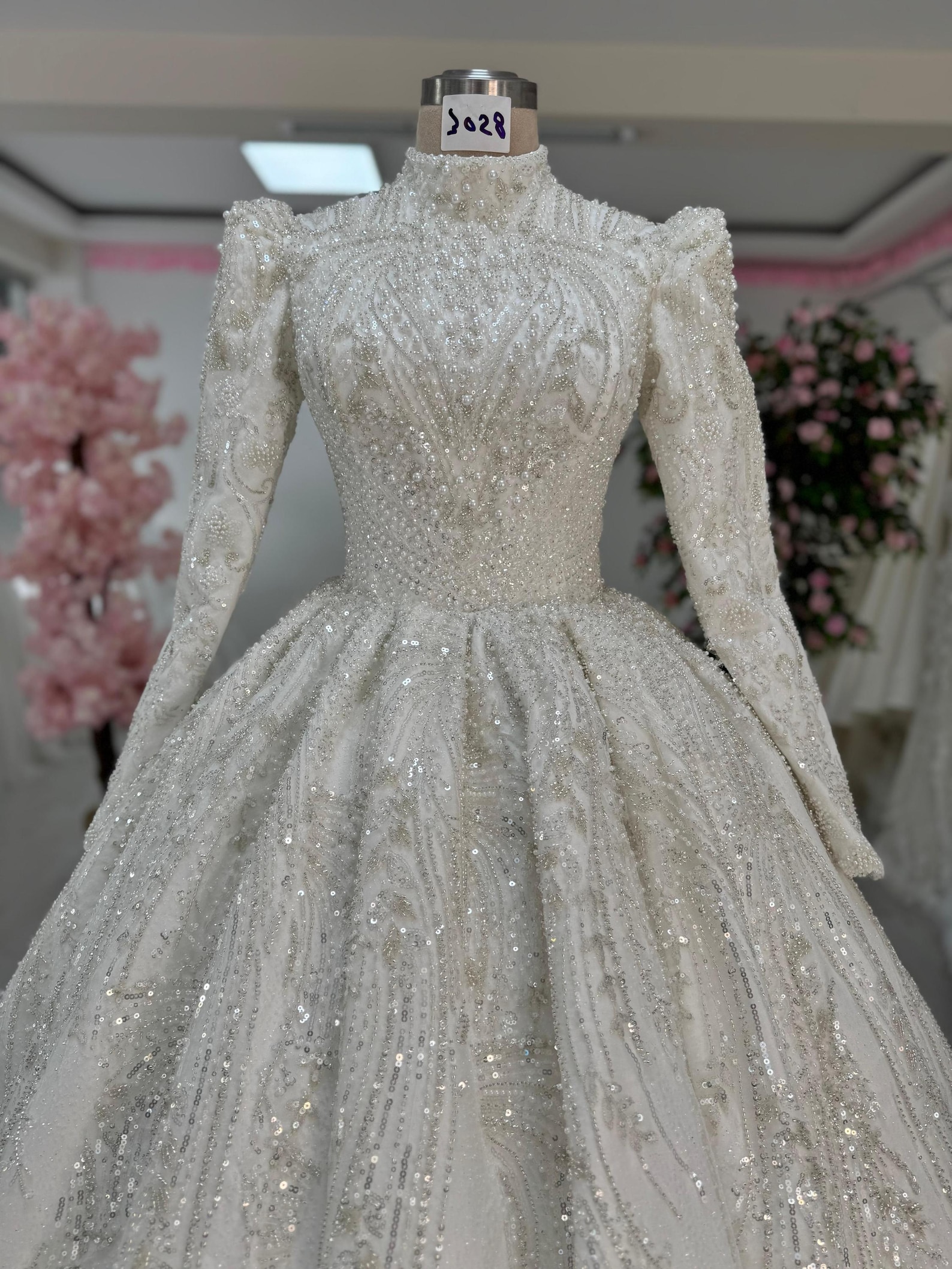 Hijab Bridal Gown With Cathedral Train Luxury Style Muslim Wedding Dress