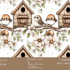 Op de afbeelding: Een naadloos patroon met bruine vogelhuisjes met witte versieringen, die op takken met witte bloemen en groene bladeren zitten. Kleine bruine vogels met witte buiken zitten op de takken. Het patroon is op een witte achtergrond.