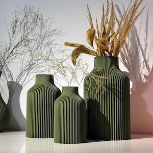Unique Geometric Wavy Vase | Modern & Minimalist 3D Printed Decor Vase for Dried Flowers | Gift for Home