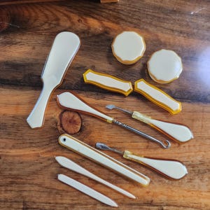 Antique Womens Grooming Set - Etsy display picture 1