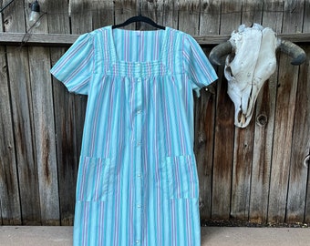 90s Vintage Grannycore Striped House Dress Snap Buttons Cottagecore Muumuu L/XL/ Plus