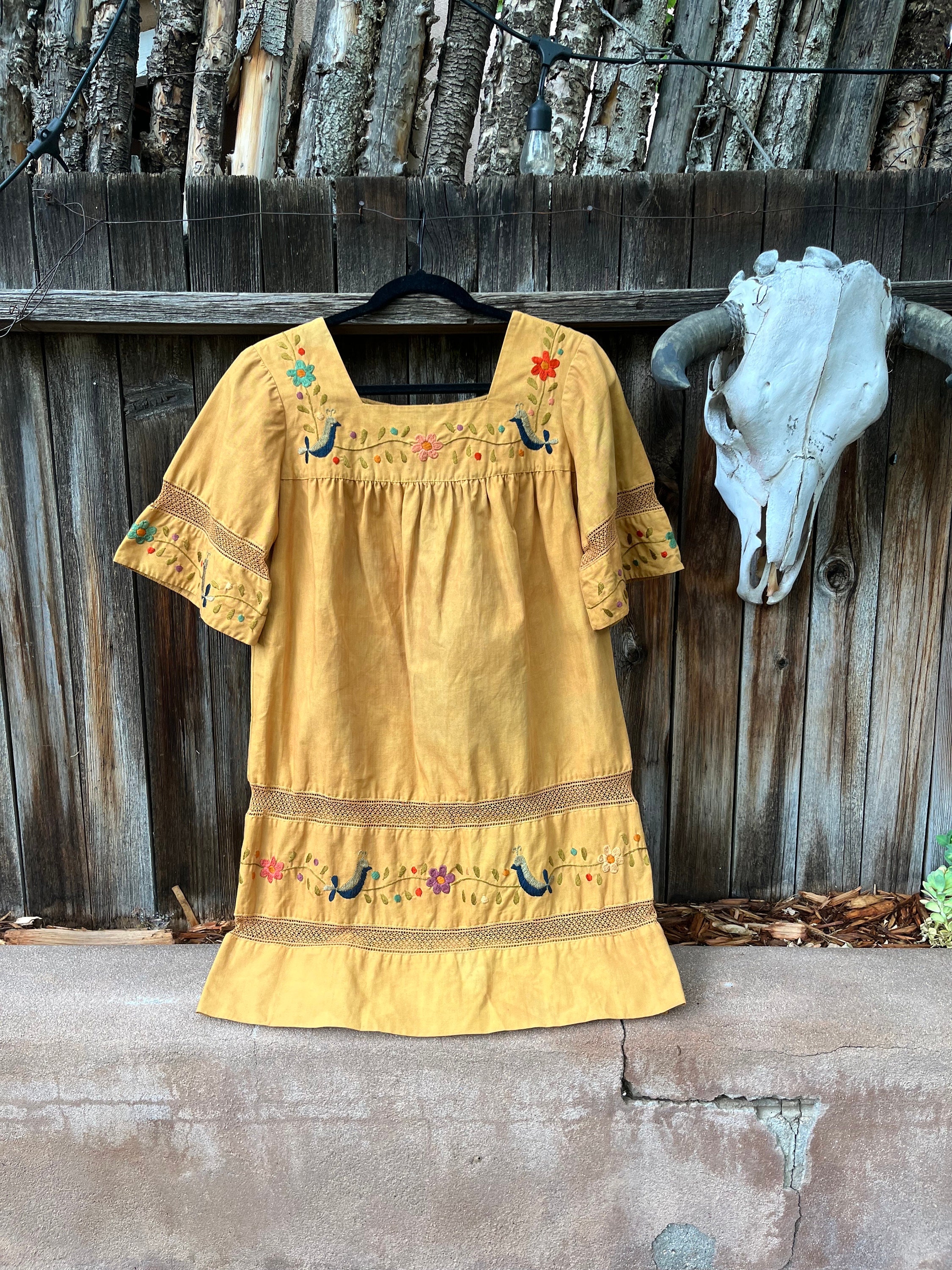 50s Vintage Mexican Embroidered Dress with Birds Overdyed by Originales Yolanda XS/S 50s Vintage Mexican Embroidered Dress with Birds Overdyed by Originales Yolanda XS/S