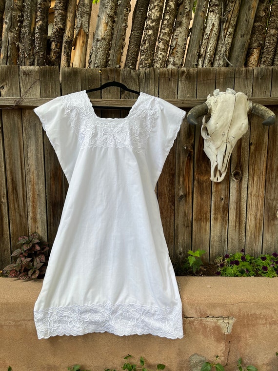 90s Vintage White Embroidered Mexican Dress Summe… - image 7