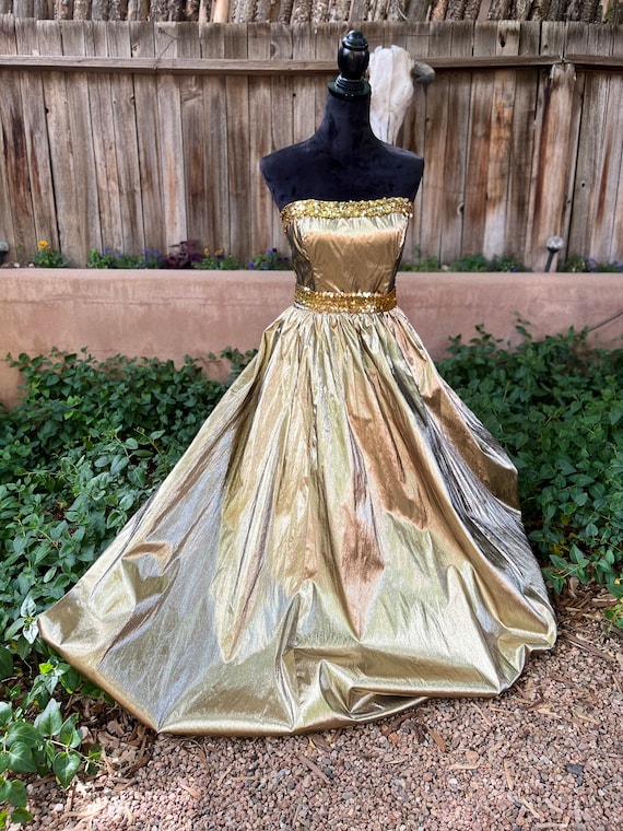 green emerald velvet dress Zapaka Women Sparkly Golden Long Prom Dress with Slit Mermaid Evening Dress with Ruffles, Golden / UK8