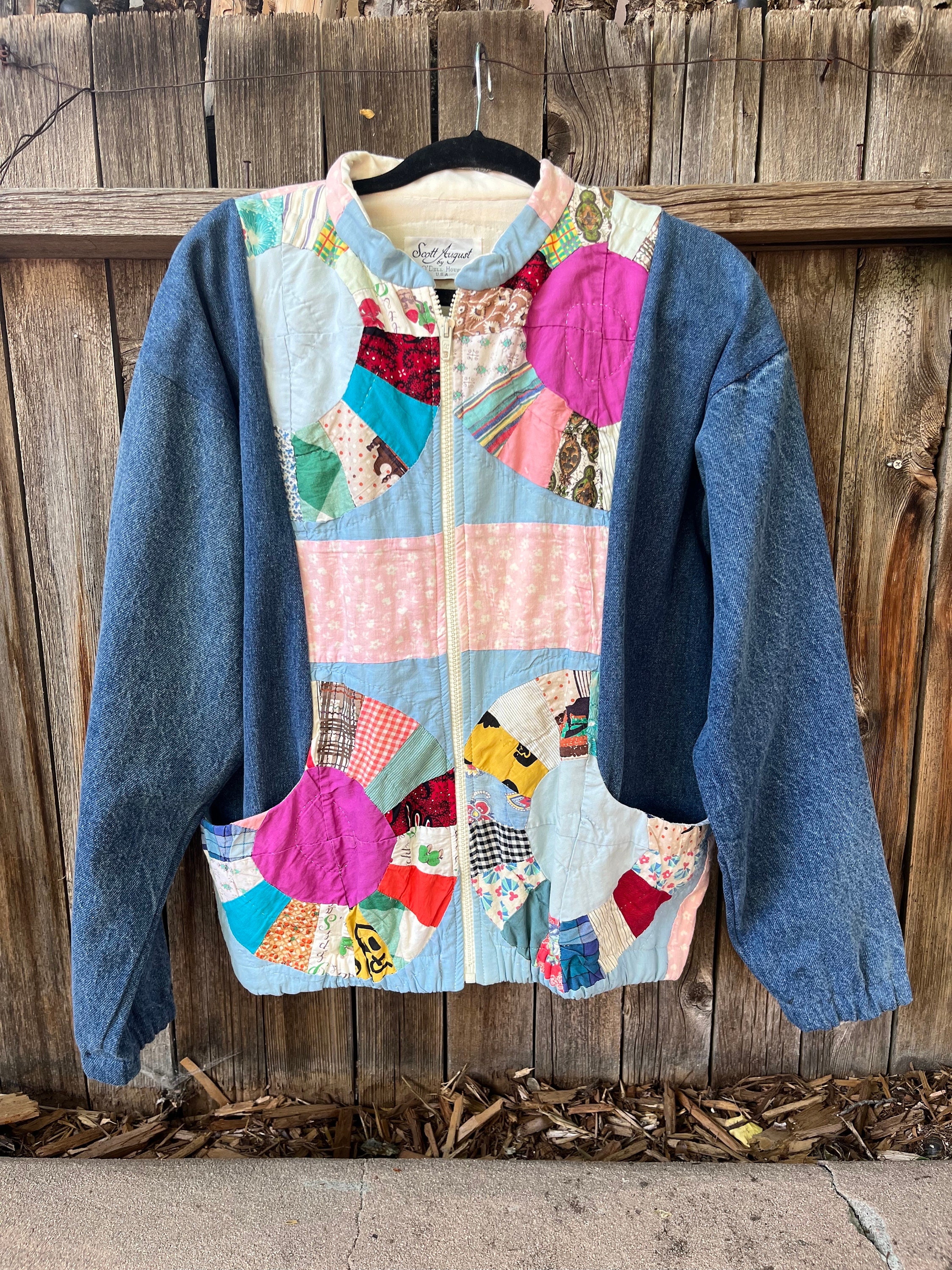 ジャケット・アウター 70s Patchwork Blanket Gown Handmade Silk Quilted Patchwork Jacket | Boho Style Wearable