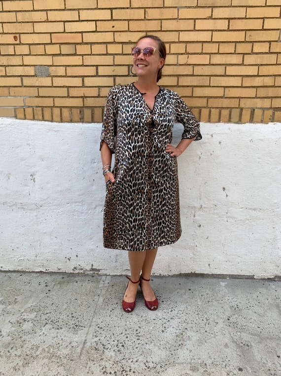 Vanity Fair Vintage 1960s Leopard Print Robe S/M/L
