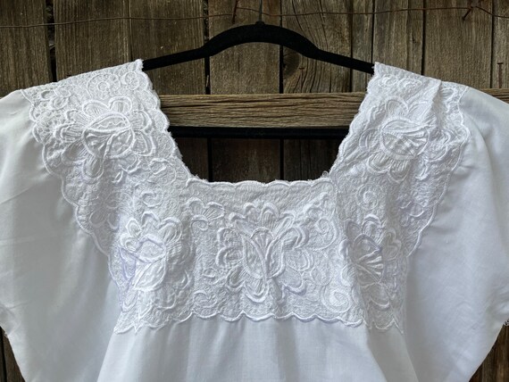 90s Vintage White Embroidered Mexican Dress Summe… - image 2