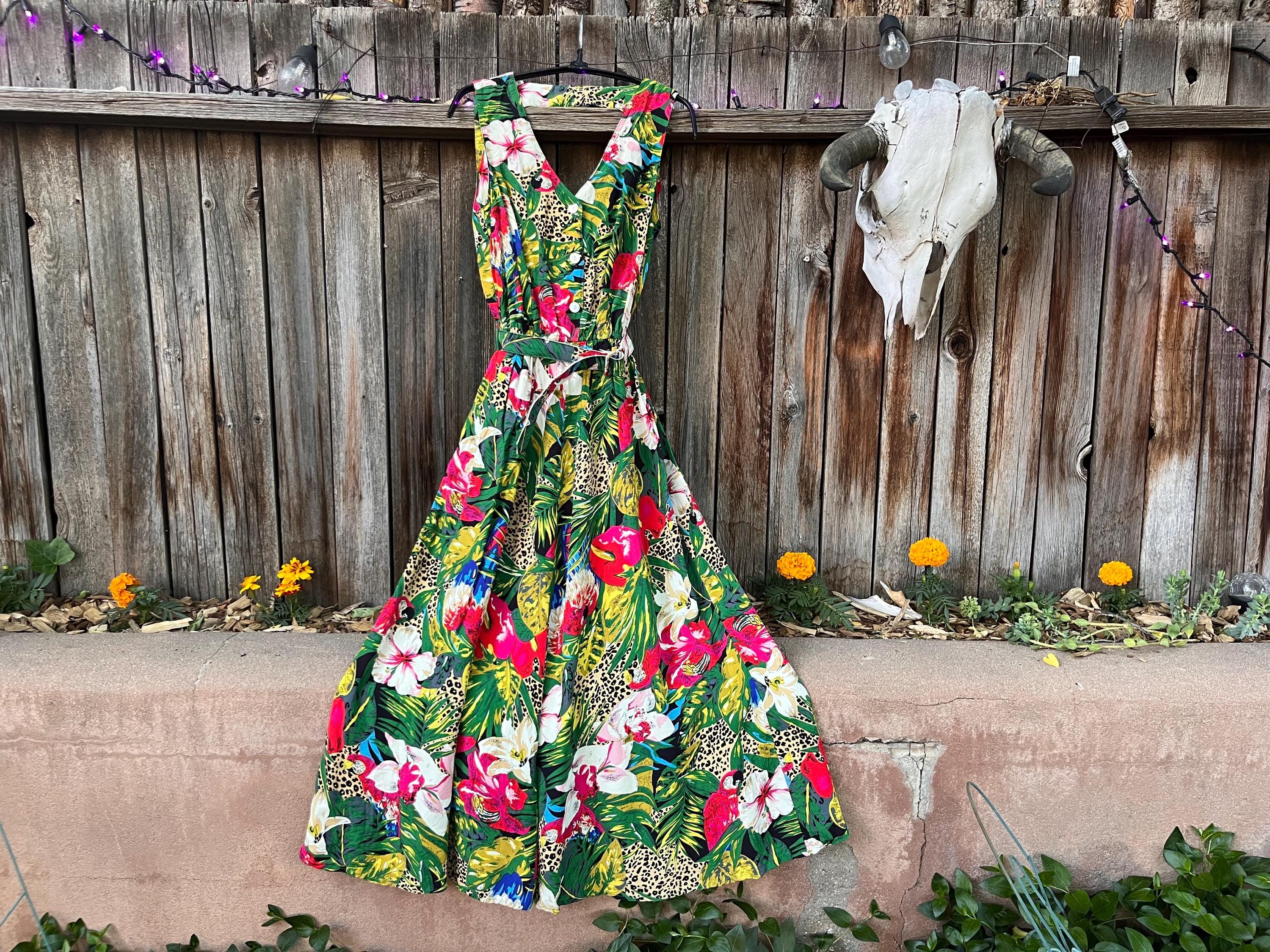 green parrot dress - Etsy subcapsule-EverydayCasual