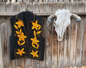 70s Vintage Mexikanische Bestickte Weste Schwarz und Gold Floral Southwestern Style M/L