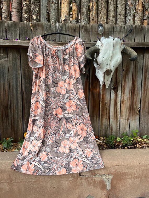 flowy house dress Vintage 70s Floral Housedress | Whimsigoth Cottagecore Summer Xl/plus Size sequin work dress