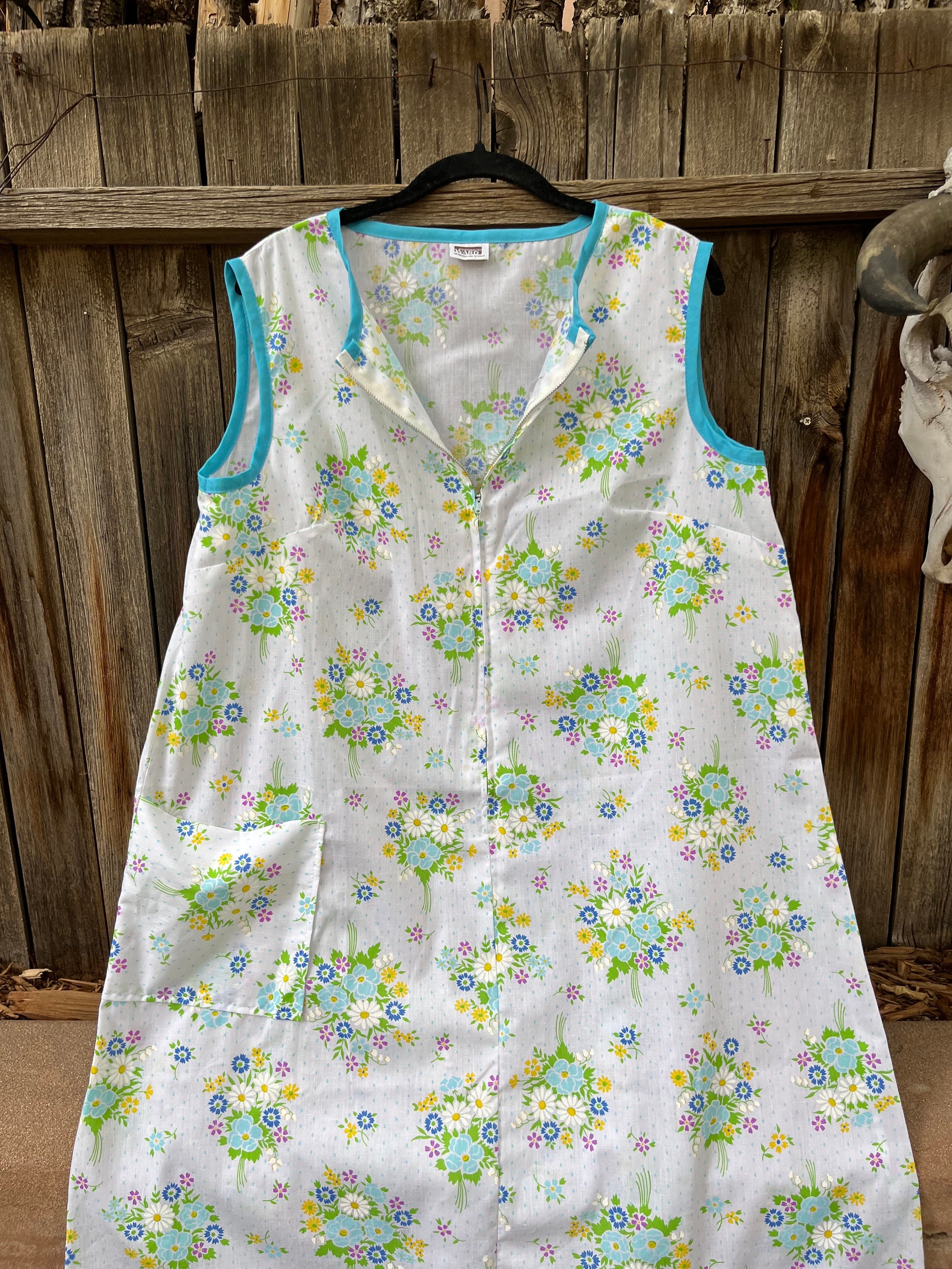 60s Vintage Floral House Dress Grannycore Summer Smock by