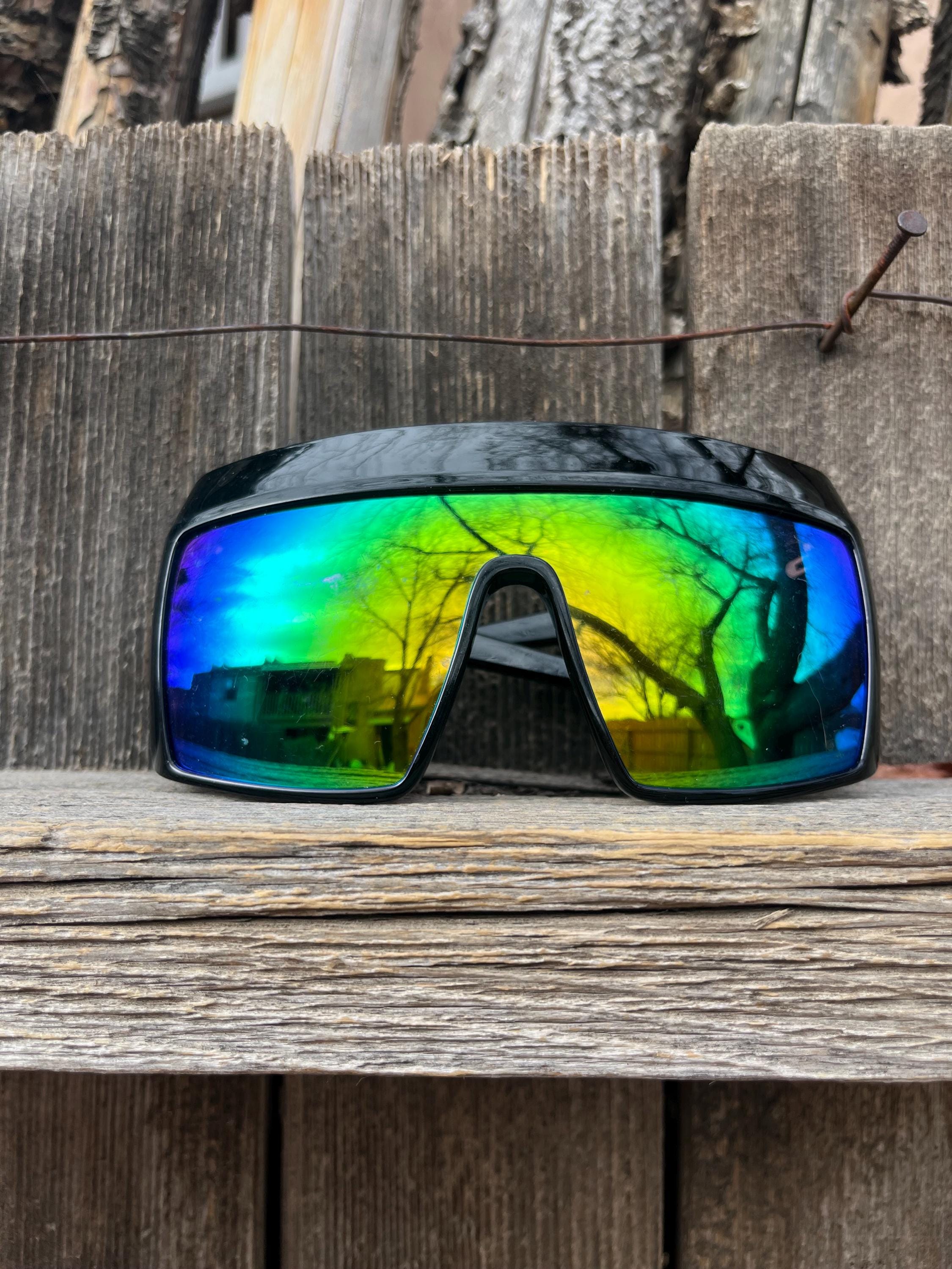 1980s Oversized Shield Sunglasses - Etsy display picture 1