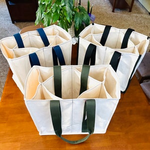 Shoulder strap bags.