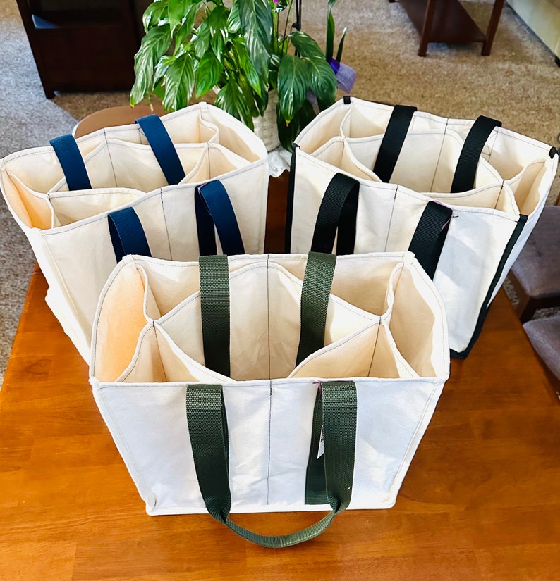 Shoulder strap bags.